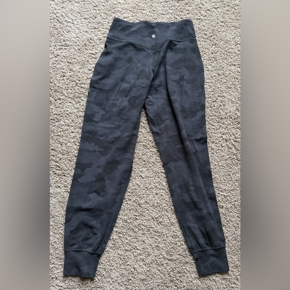 Lululemon Black Camo High-Rise Jogger Leggings size 6